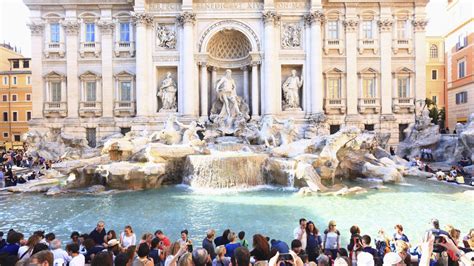 trevi fountain rome.